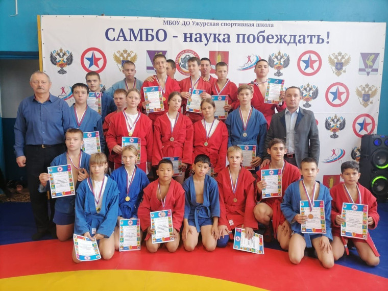 Жители Сибири удостоены госнаград. Жители Сибири удостоены госнаград.