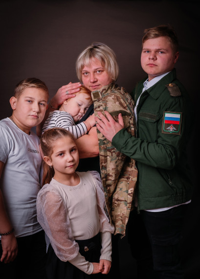 Презентация фотопроекта "Жена героя" состоялась во время концерта к юбилею края. Презентация фотопроекта "Жена героя" состоялась во время концерта к юбилею края.